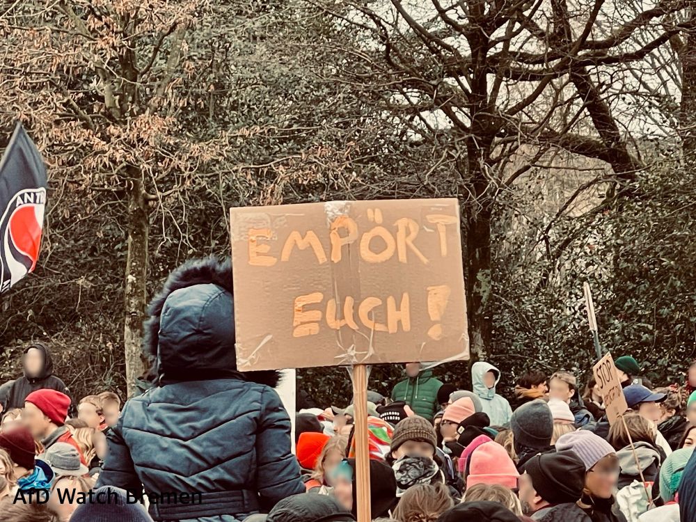 Kundgebung gegen rassistische Asylpolitik und Repression gegen das Kirchenasyl. 