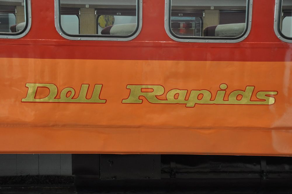 close up of Dell Rapids gold embossed lettering