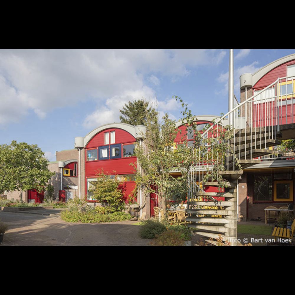 Centraal Wonen De Wandelmeent, Hilversum, L. de Jonge | Architectuurgids