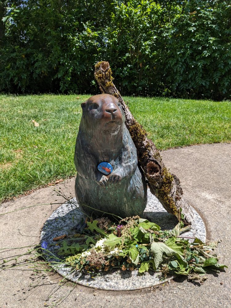 Photo of beaver statue in Portland, Oregon