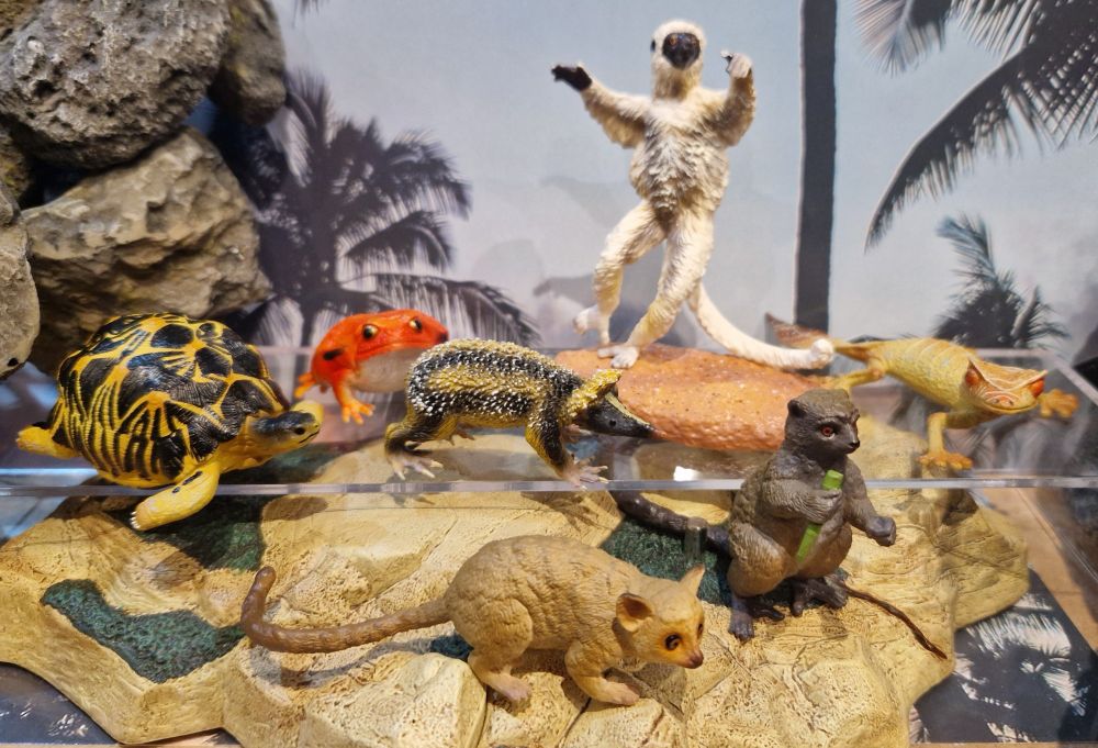 Selection of animal figures. 
