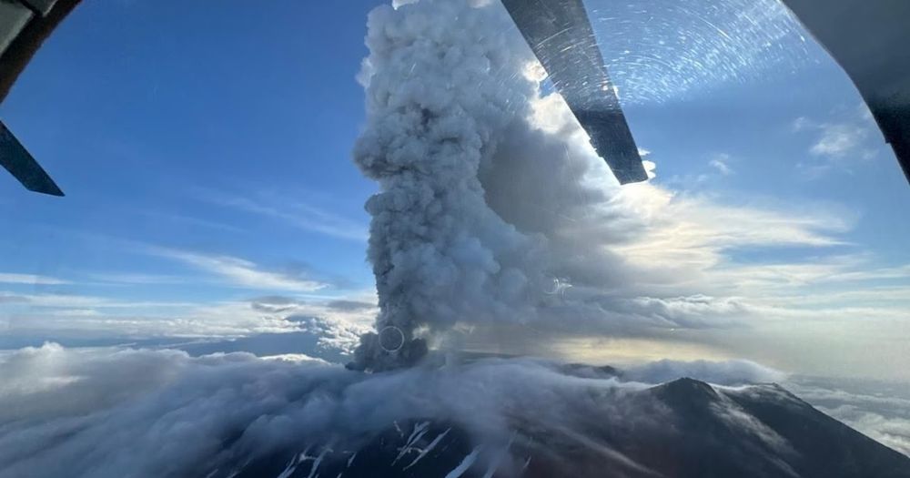 #Russian #volcano #massive #earthquake  #Kamchatka #Peninsula