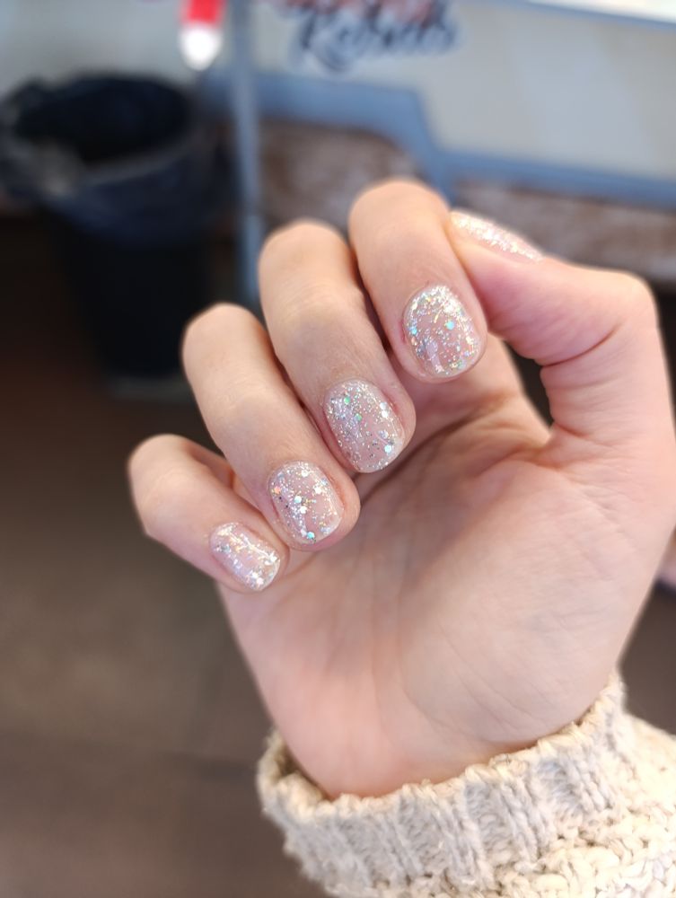 transparent glitter painted nails
