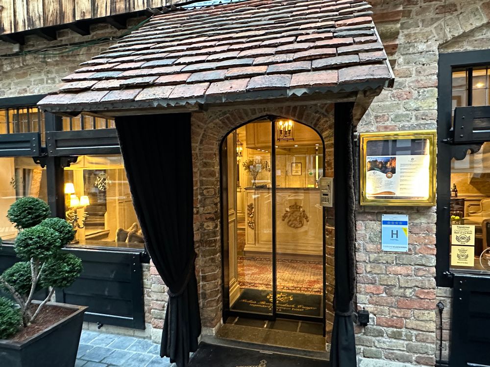 The entrance to the hotel, showing the front desk