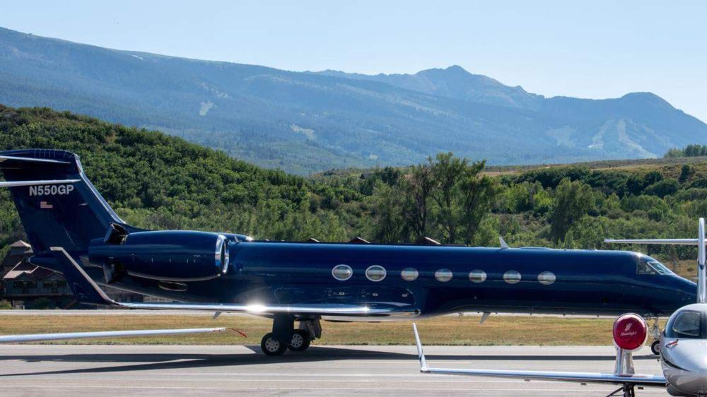 Trump’s plane had mechanical problem, so his campaign found a new one — that turned out to be formerly owned by sex trafficker Jeffrey Epstein.