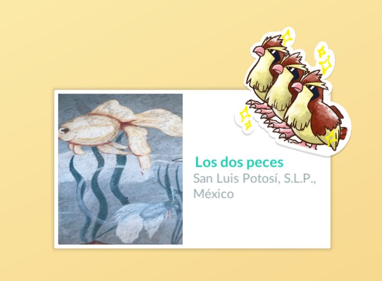 A imagem se assemelha a um cartão postal, do lado esquerdo se vê um desenho ou pintura de peixes mais ou menos realista e do lado direito o texto “Los dos peces
San Luis Potosí, S.L.P.,
México”