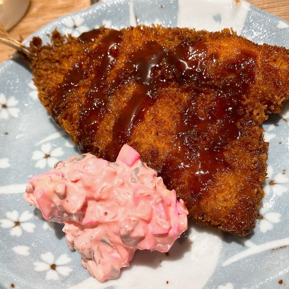 ピンクのタルタルとアジフライ