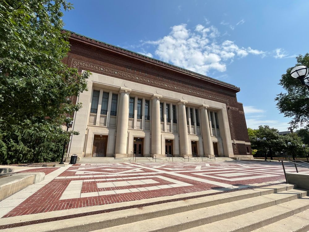i love hill aud so much, i have seen literally* everyone there

* not literally 