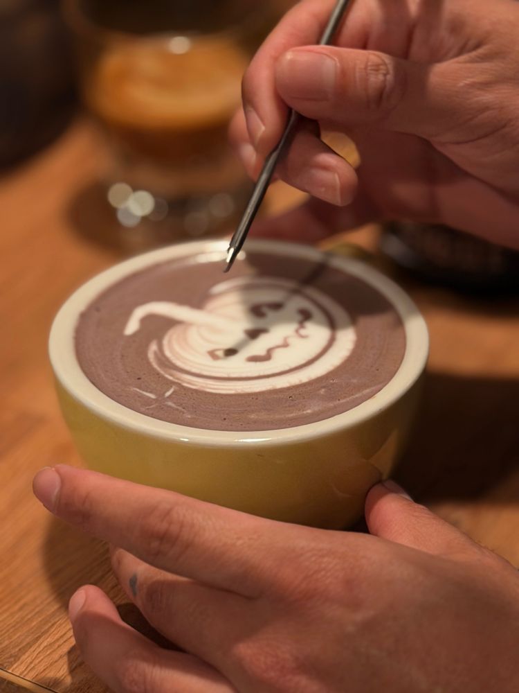 jack o lantern latte art