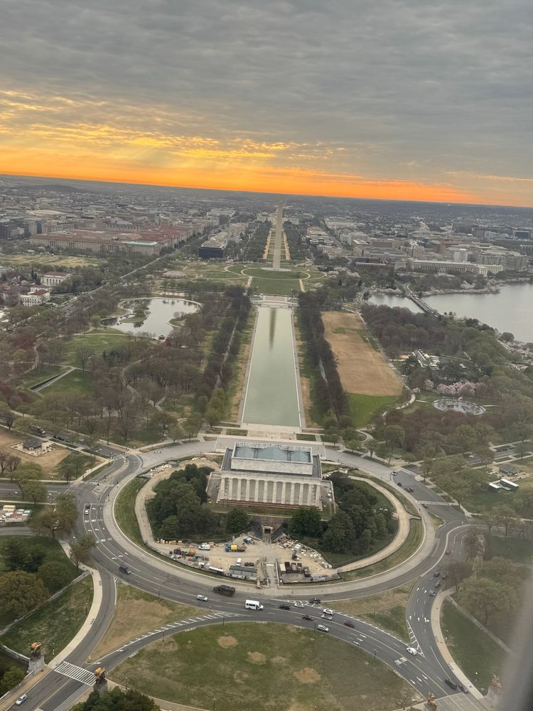National Mall seen from a plane including Lincoln Monument and Washington Monument 
