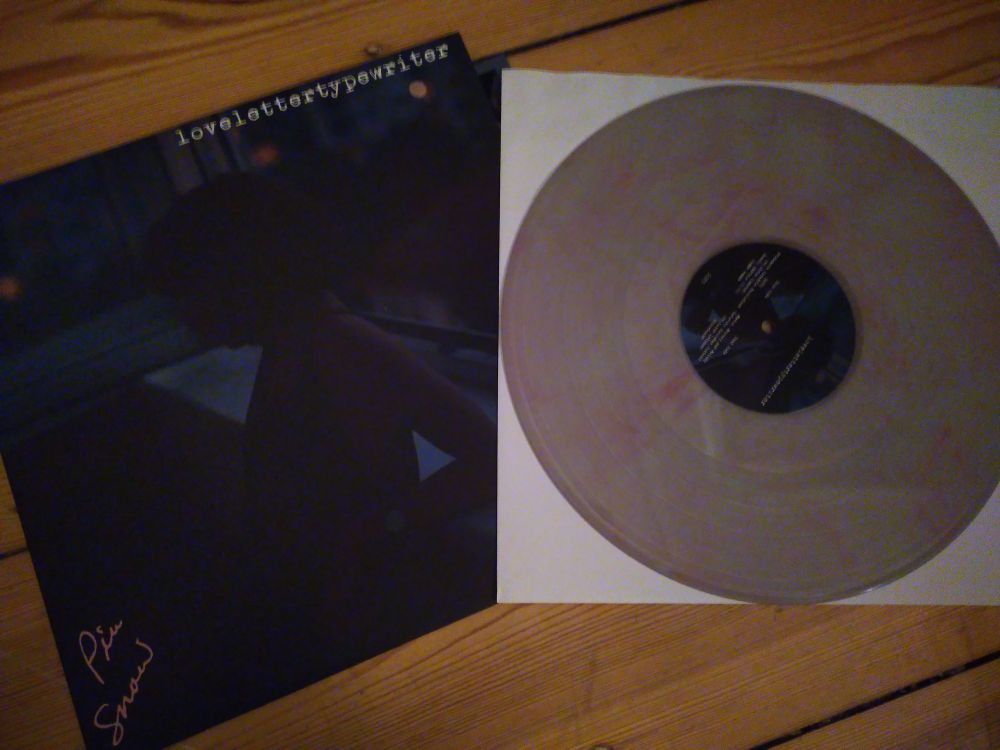 Bild zeigt die LP Pia Snow von Lovelettertypewriter 