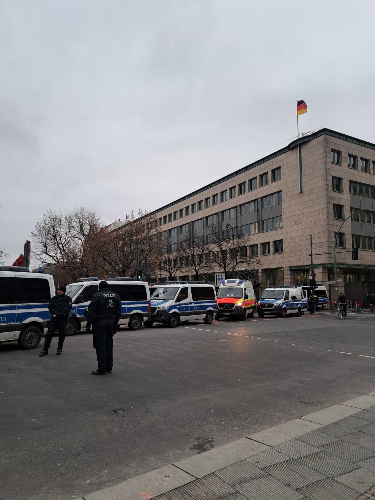 Polizeiautos Unter den Linden