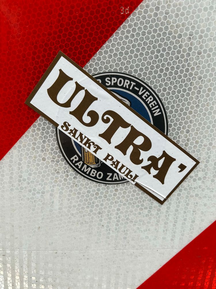 Sticker reading ULTRA SANKT PAULI