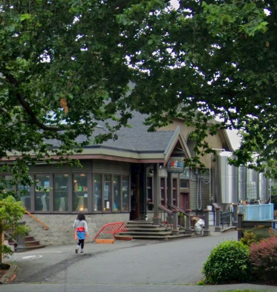 Google Street view of Spinnaker's