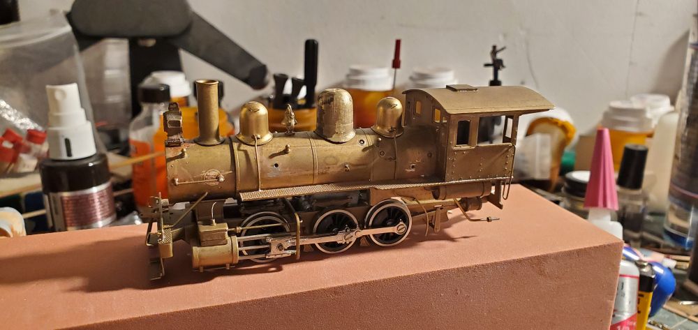 Brass model intended to depict a NYC&HR B-2 switcher. The center dome is S scale from PSC.  Still missing all the boiler piping. 