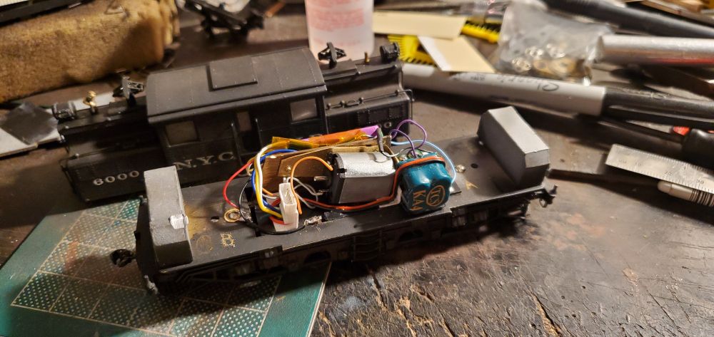 NYC&HR S-1 electric with a new 17000rpm iron core motor from HighLevel. Been trying to get her to run closer to realistic speeds but those tiny drivers are killer on trackspeed. Id need upwards of 20000rpm to get even close to 80mph. 