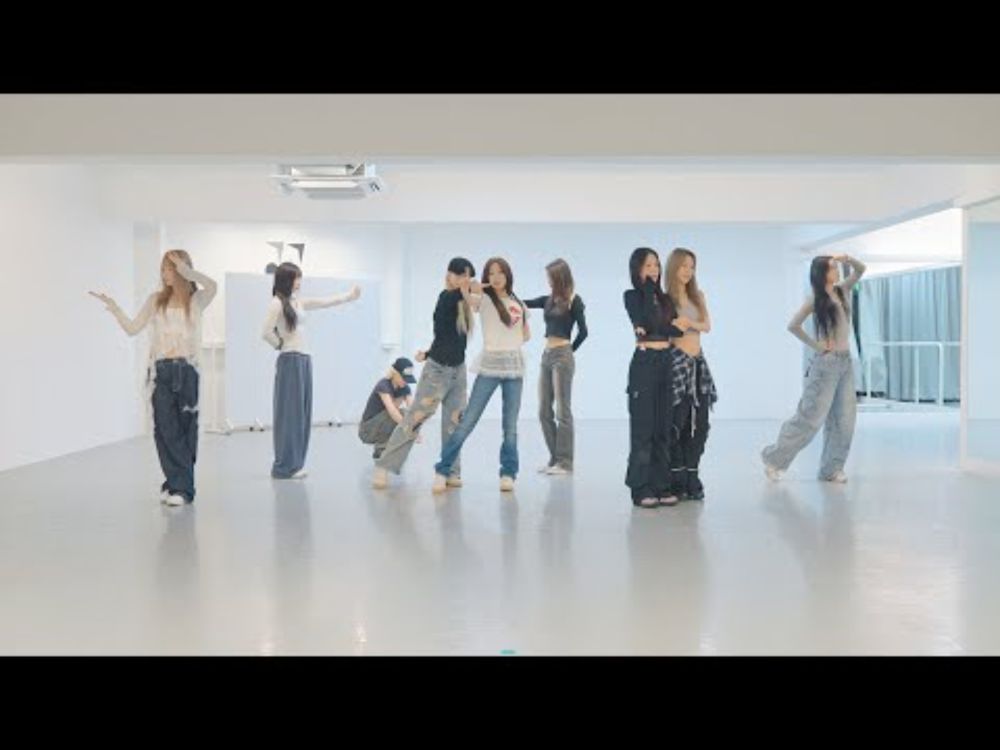 CHUU 츄 'Only cry in the rain' Dance Practice