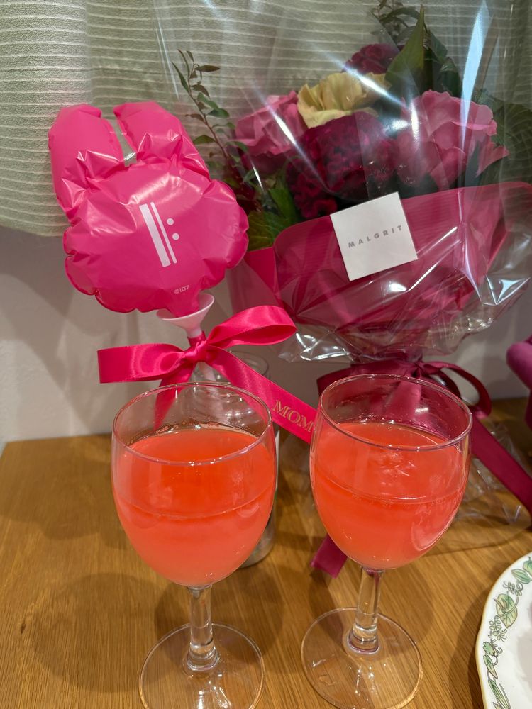 飲み物をピンク色にする魔法の粉🧙
ただのサイダーなんだけど飲む気失せる
(ちゃんと飲みました)