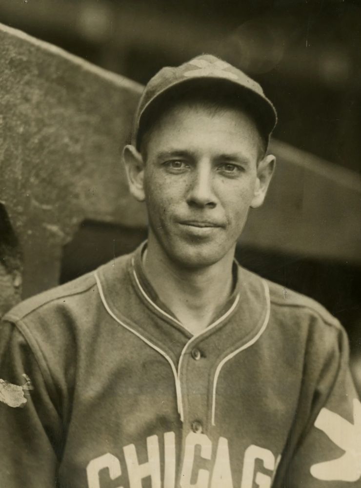 portrait of ted lyons wearing a chicago white sox uniform