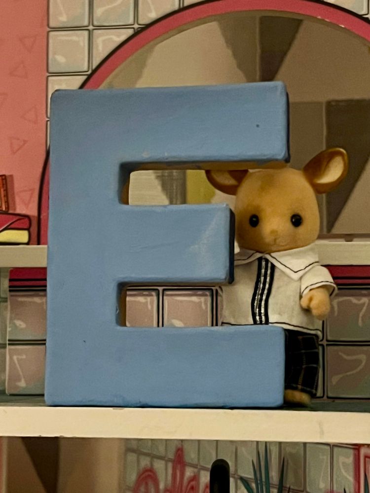 Recreation of Kevin Cummings famous NME cover using a small mouse toy. 