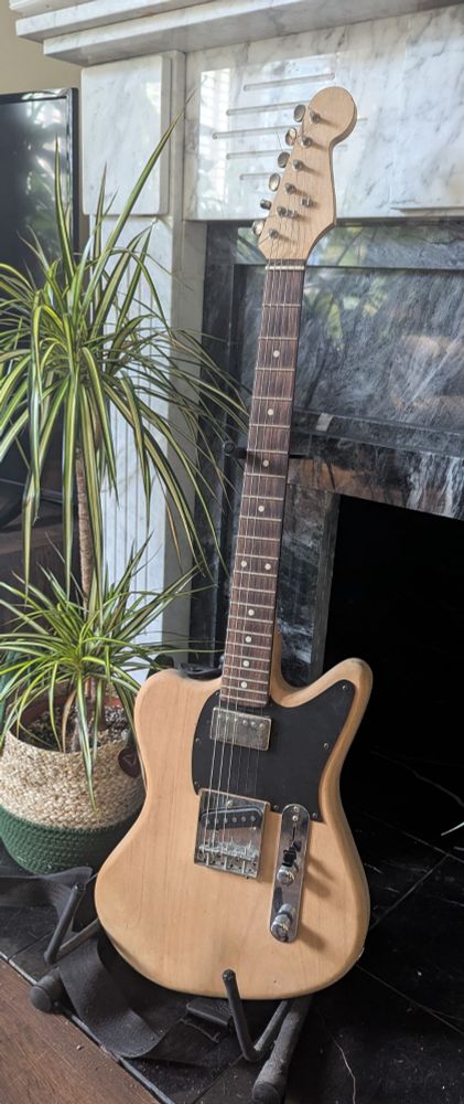 Homemade tele-Supersonic (Telesonic?).

Wood unfinished, electrics in need of attention.