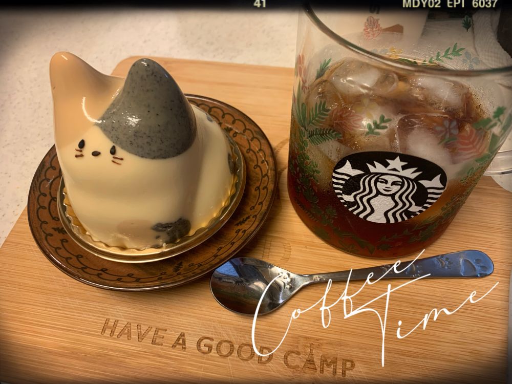 昨日のコーヒータイム♡
予約してた毎月ネコの日限定のねこプリン♡🐾
美味しくいただきました✨
