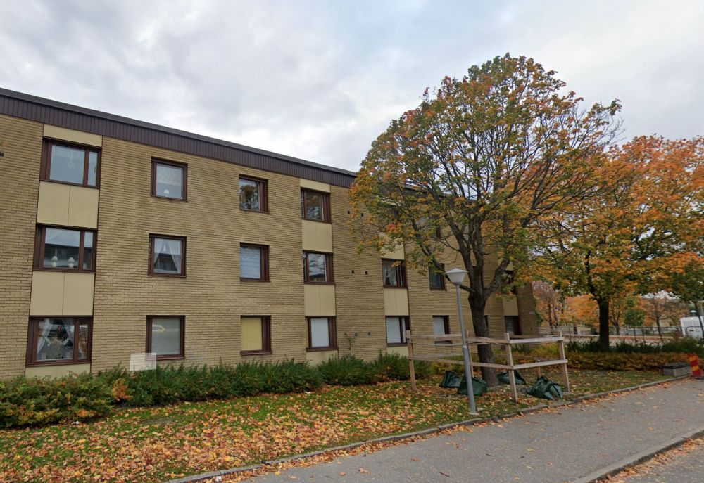Gult tegelhus i Rinkeby, Stockholm