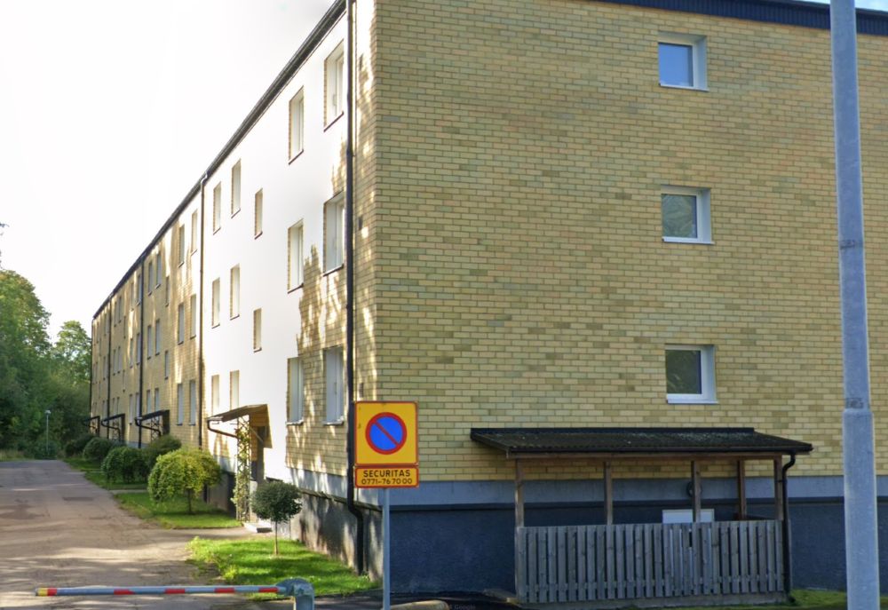Gult tegelhus i Motala
