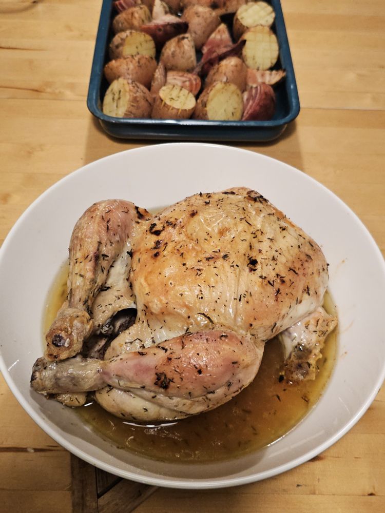 Helstekt kylling i ildfast form.