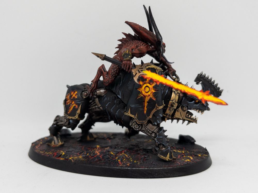 Image of a khorne bloodcrusher on a white background