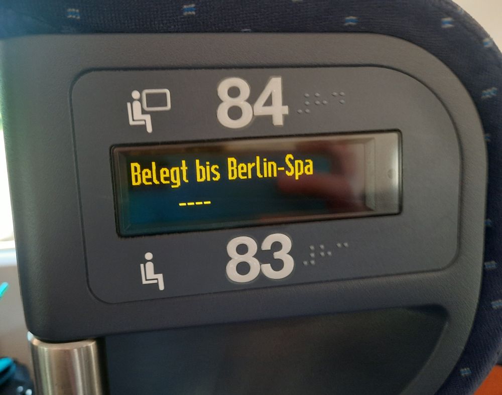 Wortlaut der Belegtanzeige im ICE: "Belegt bis Berlin-Spa"