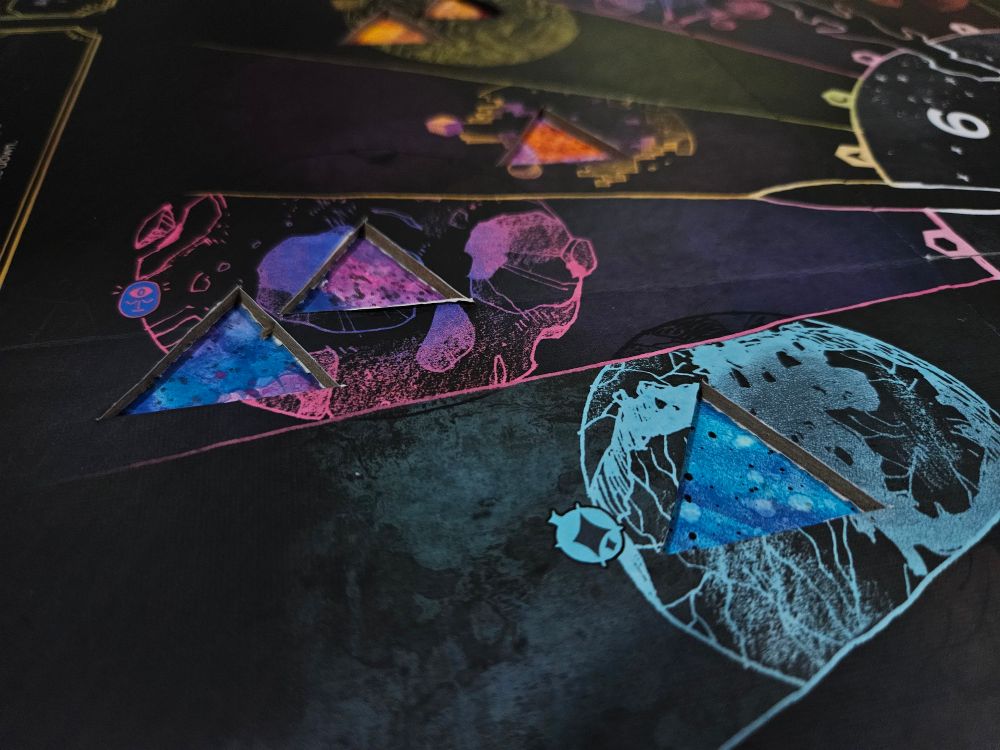 close up of relic and psionic planet slots