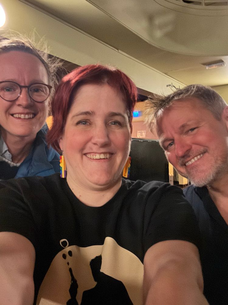 Selfie of me, surrounded by Tom McRae and my dear friend Mari.