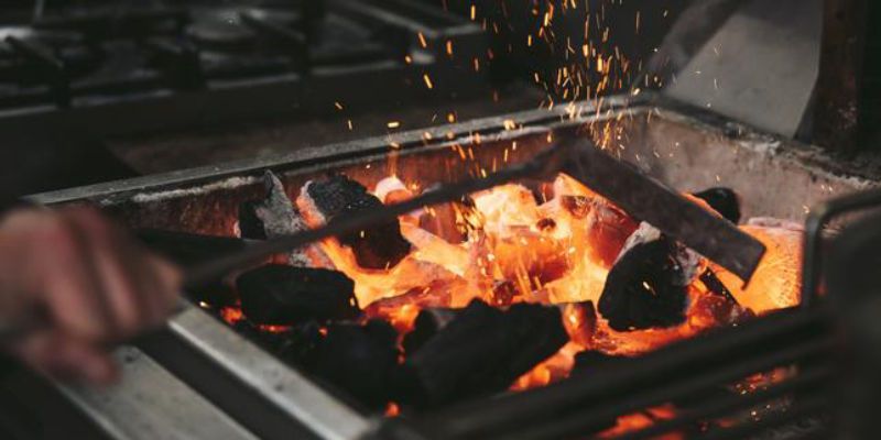 La gastronomie s’enflamme pour le fumé