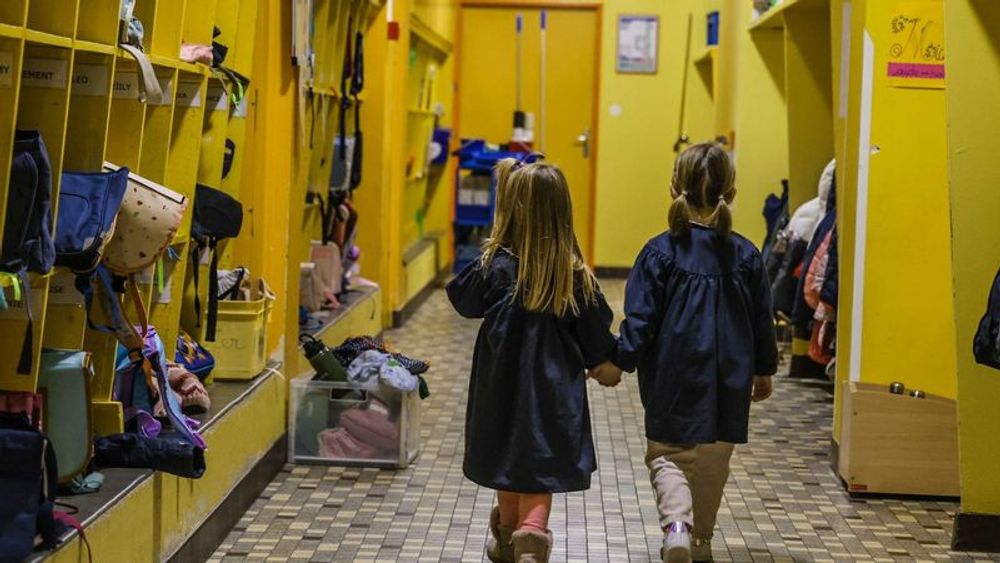 Uniforme à l'école : pull bleu, pantalon gris, blouse... Voici à quoi ressemble le modèle-type proposé par le gouvernement