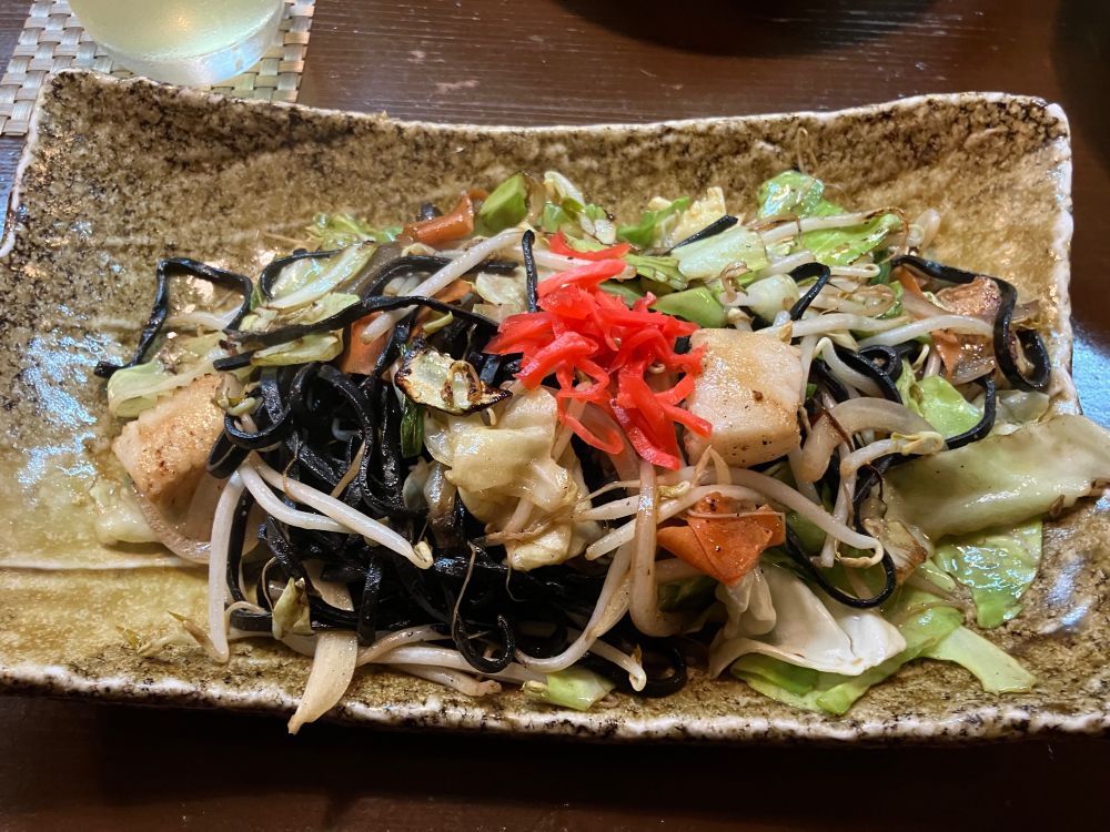 イカスミ焼きそば