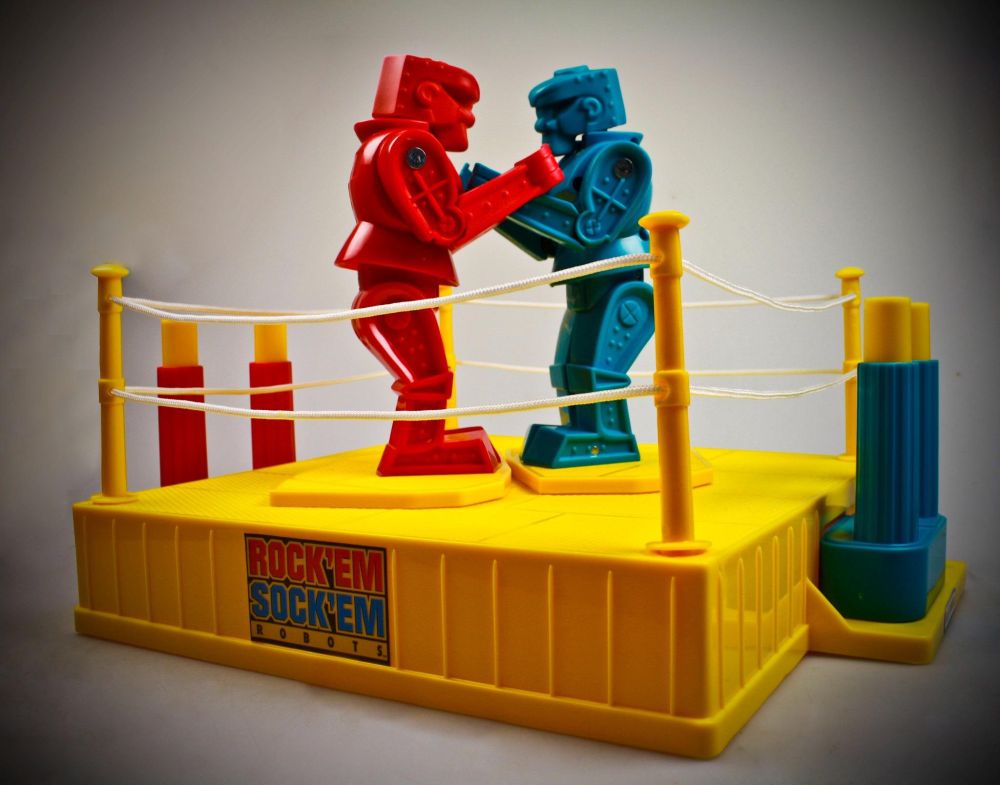 It's the rockem-sockem robots! One of them must be Han, one of them must be Hon, but only both of them can win (because we're nice).