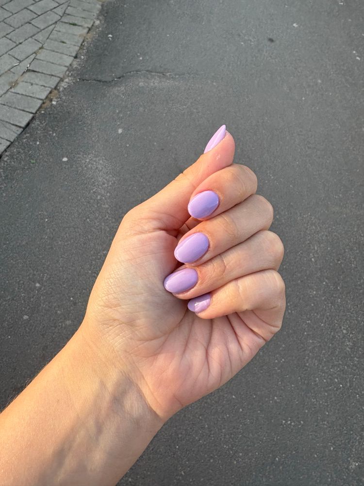 Liliane Fingernägel 