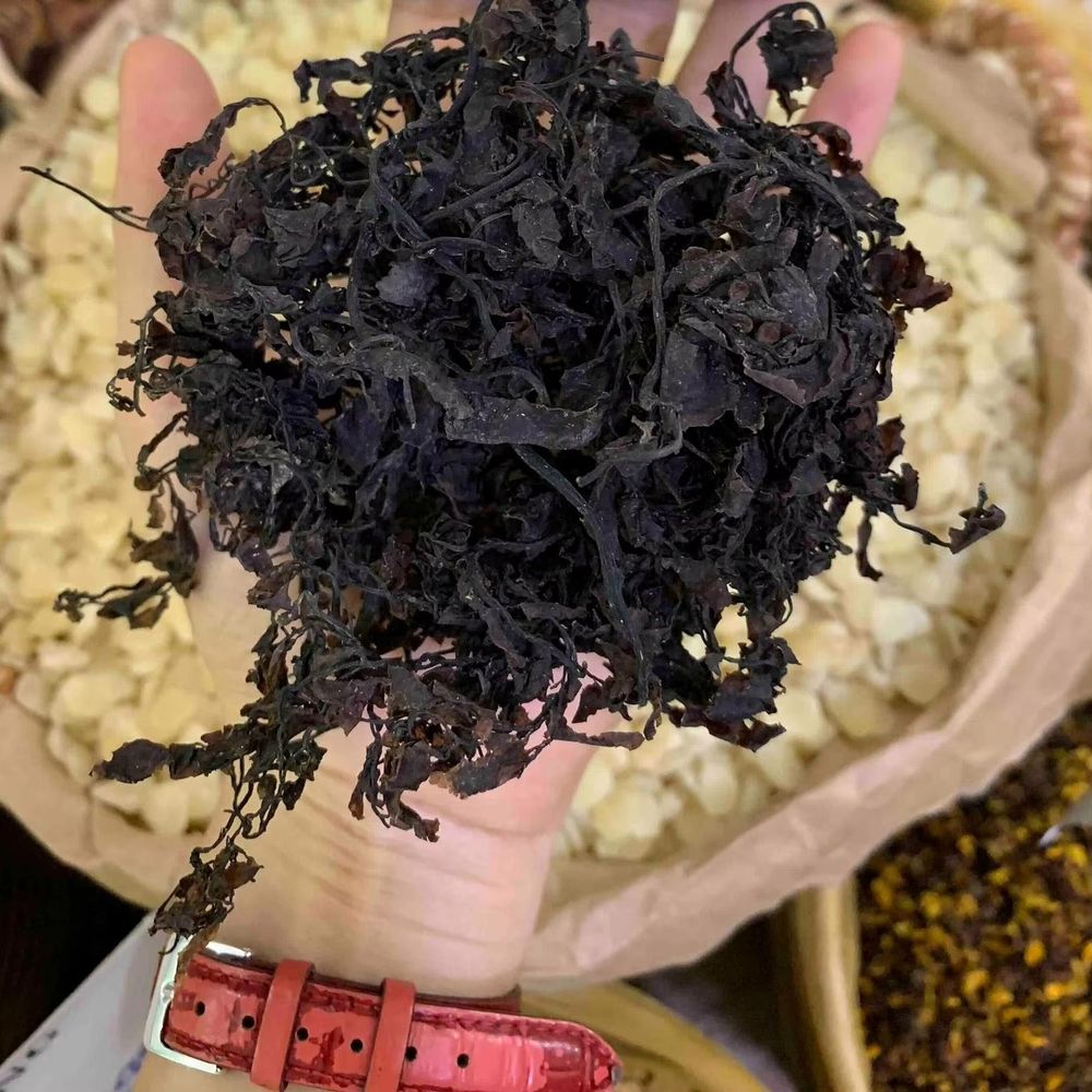 Vietnam Sargassum Seaweed 🌿 
Sun-dried, clean, rich in protein & natural antioxidants. 
Ideal for fertilizer, aquafeed, cosmetics & pharma use.

📦 50kg bales | Delivery 7–10 days
📲 Jade: +84 898 249 329 | export1@vietseafarm.com.vn

#Sargassum #Seaweed