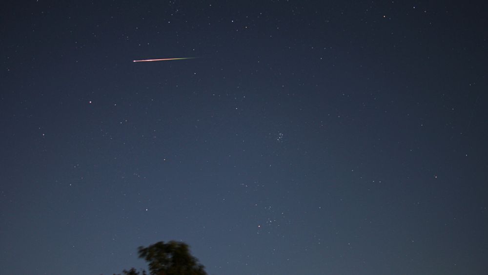 Green and orange meteor captured at 02:33 UT on 9 August 2025 from North Yorkshire. Settings: Canon 550D with Samyang 16mm lens at 10s exp, f/2.0, 16mm fl, ISO-400.