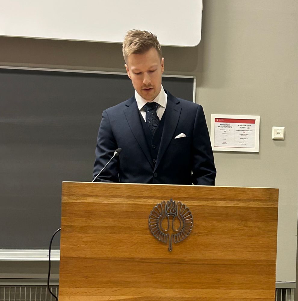 Esa Karonen giving his opening speech in his defence