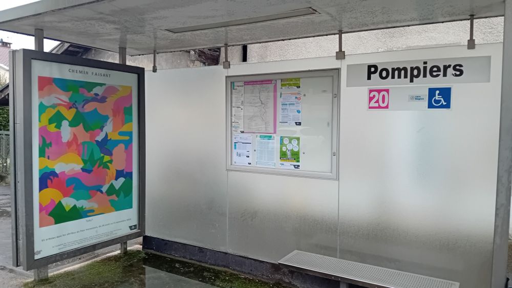 Pimpom c'est TuttuT à l'arrêt Pompier. 
A Voiron pendant l'expo Chemin Faisant ! 