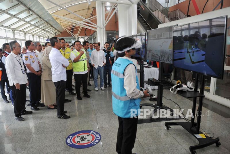 Tinjau Progres Pembangunan LRT Jakarta Fase 1B, Pj Heru: Lebih Cepat dari Target |Republika Online