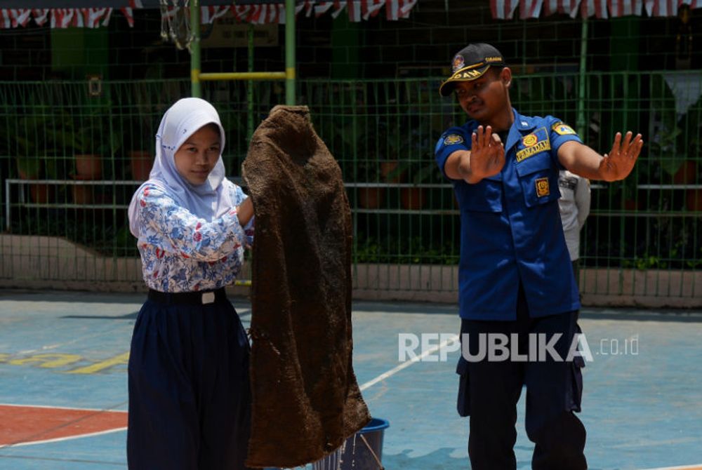 Sekolah Tanggap Bencana Perkuat Literasi Kebencanaan |Republika Online