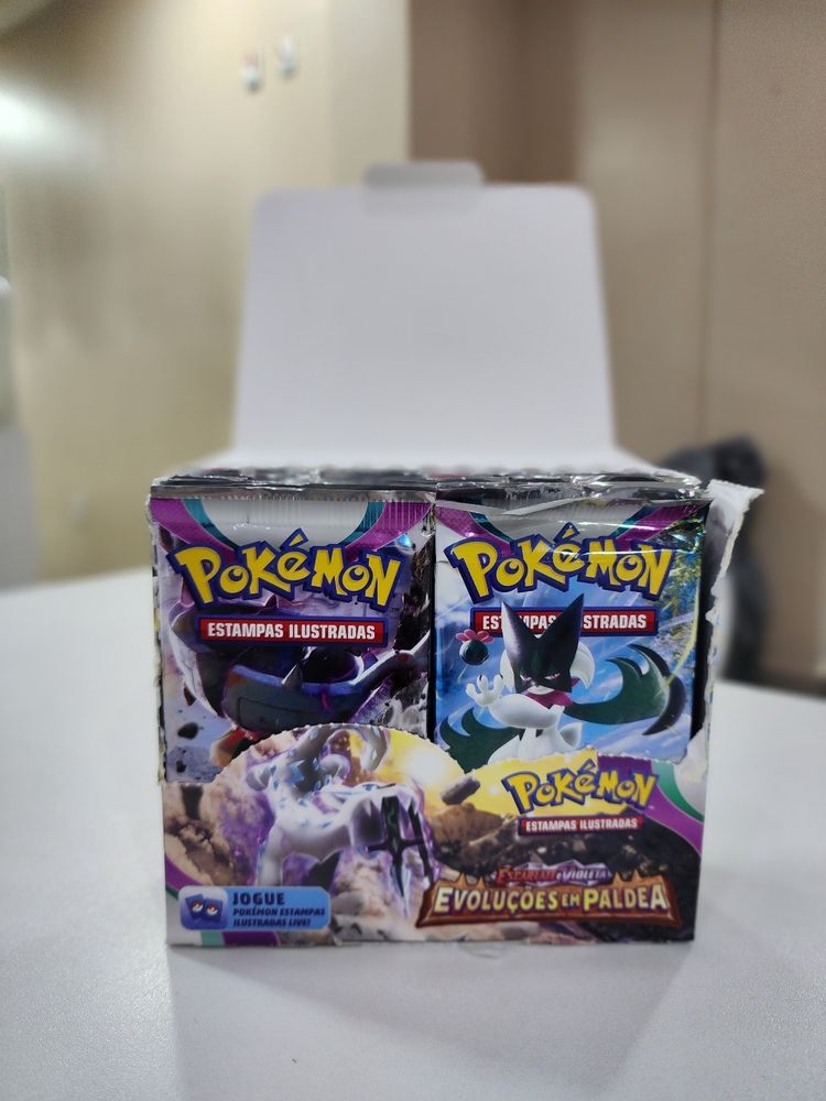 Caixa de pokémon TCG - Evoluções de Paldea 