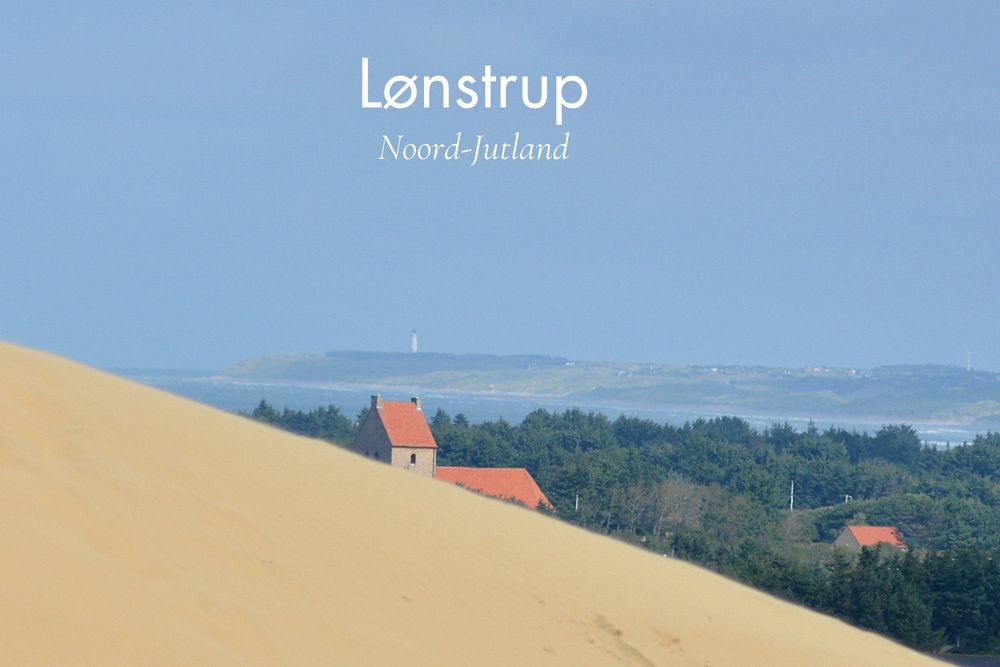 Lønstrup is een van de leukste dorpen van Denemarken en Noord-Jutland. Het staat bekend om zijn ruige natuur en creatieve sfeer. Bezoekers kunnen het iconische Rubjerg Knude Fyr bezoeken, een vuurtoren die in 2019 werd verplaatst vanwege kusterosie. Het dorp herbergt een aantal ambachtslieden, waaronder keramisten, glasblazers en schilders, met ateliers langs de hoofdstraat van het dorp. 