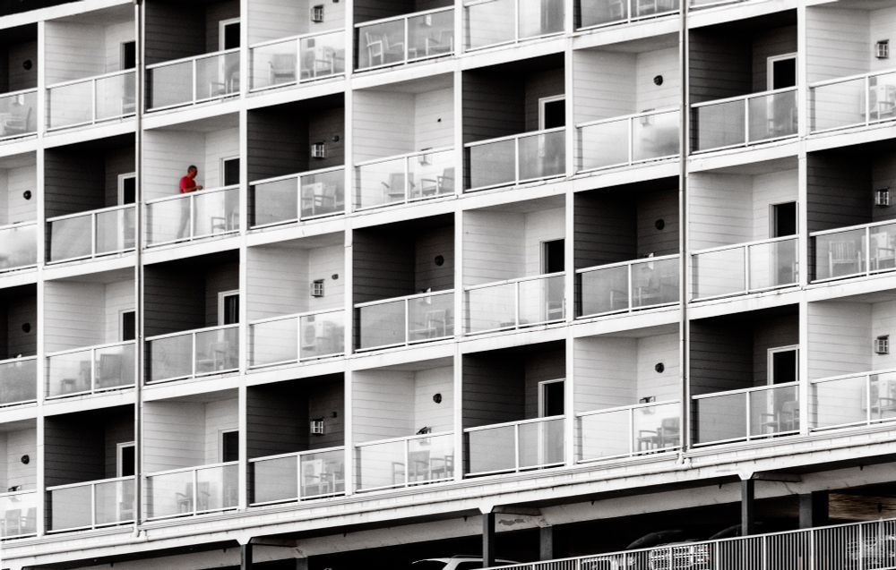 An inn above Nye Beach in Newport, Oregon