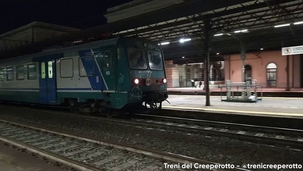 Treno Regionale 19434 con ALe642.055 + ALe642.003 - Arrivo & Partenza - Livorno Centrale