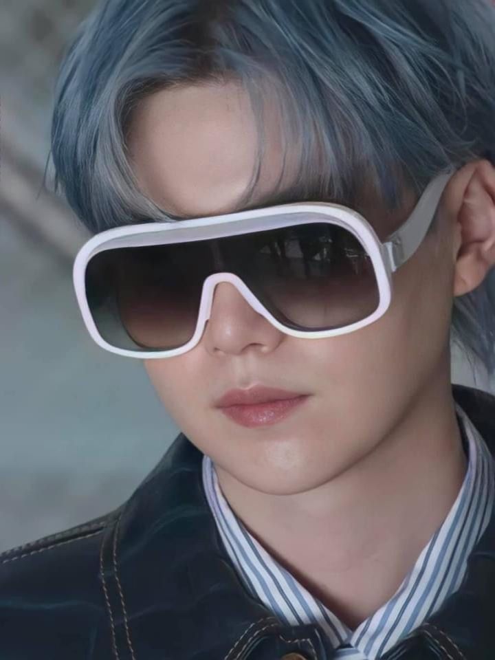 yoongi wearing big sunglasses for louis vuitton campaign. His hair is silver and he's serious.