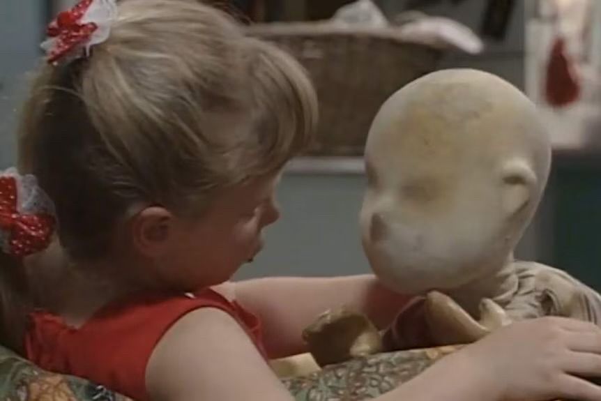 The faceless doll from Lift Off